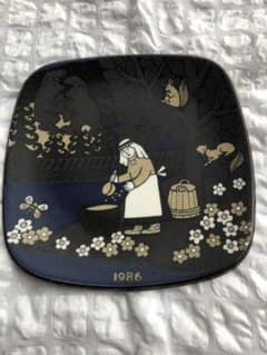 coo様専用カレワラ1986 イヤープレート　ARABIAのサムネイル