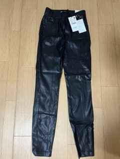 ZARA レザーパンツ Sサイズのサムネイル