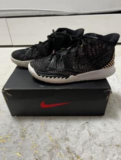 NIKE KYRIE 7 GS ブラック 24.5cm - メルカリ