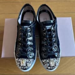miumiuビジュースニーカーのサムネイル