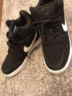 NIKE ハイカット スニーカー 年末セールのサムネイル