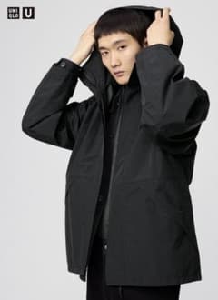 ユニクロUNIQLO　ブロックテックユーティリティパーカー　ブラック　Lのサムネイル