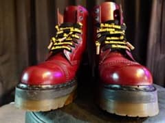 Dr.Martens ドクターマーチン　クレイジーボム　チェリーレッド 8ホールのサムネイル