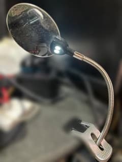 LEDライト付き クリップ式拡大鏡 ルーペのサムネイル