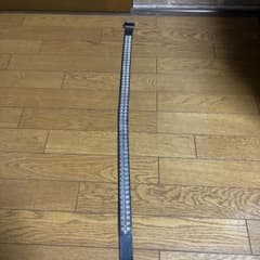 スタッズ付き黒レザーベルトのサムネイル