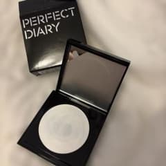 新品　PERFECT DIARYのサムネイル