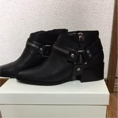 ザラ ショートブーツのサムネイル