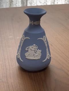 ウェッジウッド　一輪挿し　花瓶のサムネイル