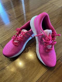 asics ランニングシューズのサムネイル