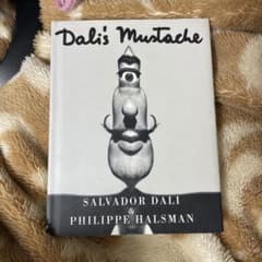 Dali's Mustache サルバドール・ダリのサムネイル