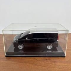 日産 セレナ カラーサンプル　ミニカー ディスプレイケース付のサムネイル