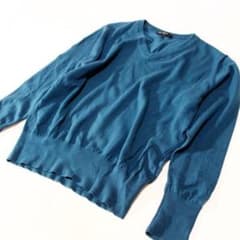 【美品】オンワード樫山 23区 Vネック ニット ウールのサムネイル