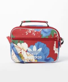 adidas   ショルダーバックのサムネイル