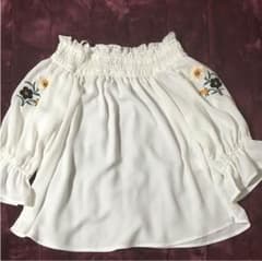 夏物大処分！！！オフショルダーのサムネイル