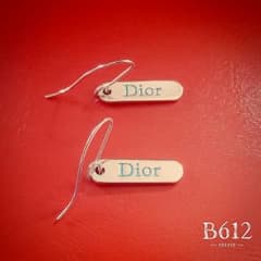 Dior ピアス 月曜日3月7日まで！！555円になります!!のサムネイル