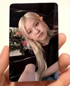BLACKPINK ロゼ rosie マレーシアポップアップ トレカ ２枚セット Rosé Blackpink ロゼ トレカ Rosie 2枚セット - メルカリ