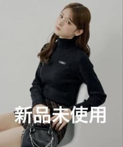 き*ら様 Chico 胸ロゴラメタートルニットのサムネイル