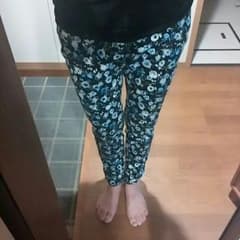 美品花柄パンツのサムネイル