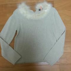 ファー付きトップス　キラキラのサムネイル