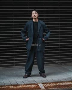 COMOLI 25SS ネイビーデニム テーパードパンツ 1のサムネイル