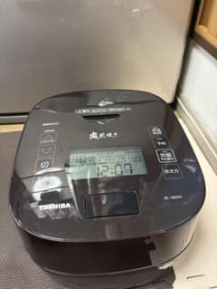 東芝 真空圧力IHジャー 炊飯器 5.5合 炎匠炊き RC-10E9VS- - メルカリ