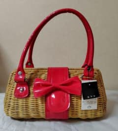 美品　a.v.vエナメルカゴバックのサムネイル
