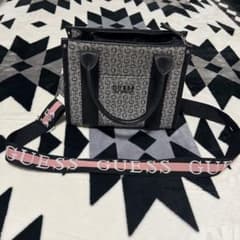 ブ*ー様 GUESS ショルダーバッグ グレー/ブラックのサムネイル
