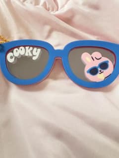 BT21 COOKY サングラス型 キーホルダーのサムネイル