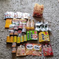 保存食　レトルト食品　賞味期限2022年10月頃のサムネイル