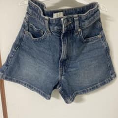 H&M デニムショートパンツのサムネイル