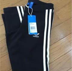 adidasスキニーパンツのサムネイル