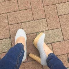 グレー パンプスのサムネイル