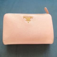 PRADA ピンクレザー 二つ折り財布のサムネイル