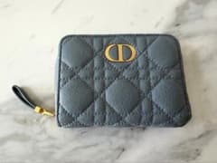 Dior 二つ折り財布 キルティング　くすみブルー DIOR ブルーキルティングレザー 二つ折り財布 | Mercari