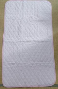 ベビー用 敷きパッド キルティング ピンク 70×120cmのサムネイル