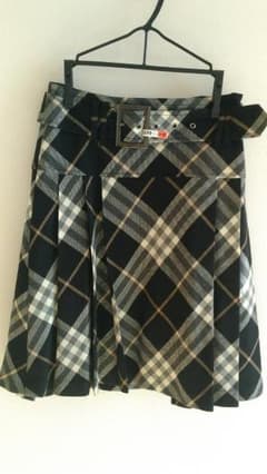 【BURBERRY BLUELABEL】ひざ丈スカートのサムネイル