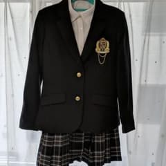 卒業式 女の子 スーツのサムネイル