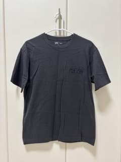 UT x Jean-Michel Basquiat ダークグレーTシャツのサムネイル