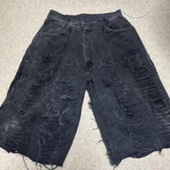 グランジ系　ダメージ加工 デニムショートパンツのサムネイル
