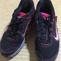 NIKE ランニングシューズのサムネイル