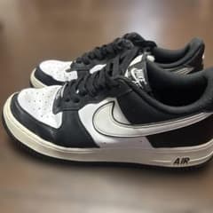 Nike Air Force 1 ブラック/ホワイトのサムネイル