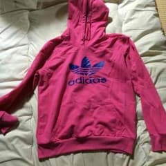 adidasパーカーのサムネイル