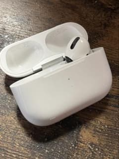 AirPods Pro 第一世代 充電ケース（動作確認済）+右耳（ジャンク）のサムネイル