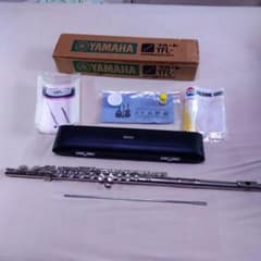 YAMAHA フルート YFL-23 Eメカ付き　調整済み　本体 　ケース付きのサムネイル