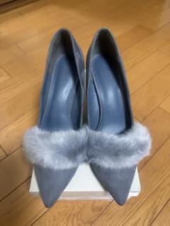 RANDA グレーのファー付きハイヒールのサムネイル