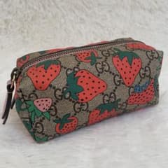 希少 GUCCI イチゴ柄ポーチ GGスプリーム ストロベリー 化粧ポーチ 小物 希少 GUCCI イチゴ柄ポーチ GGスプリーム ストロベリー 化粧ポーチ