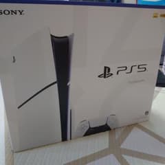新型 PlayStation 5 slim CFI-2000A01のサムネイル