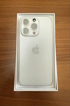 Apple iPhone 15 Pro 本体のサムネイル