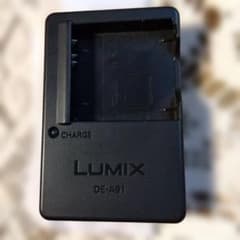【値下げ済】Panasonic LUMIX バッテリーチャージャー DE-A91のサムネイル