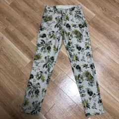 花柄パンツ　スキニーのサムネイル